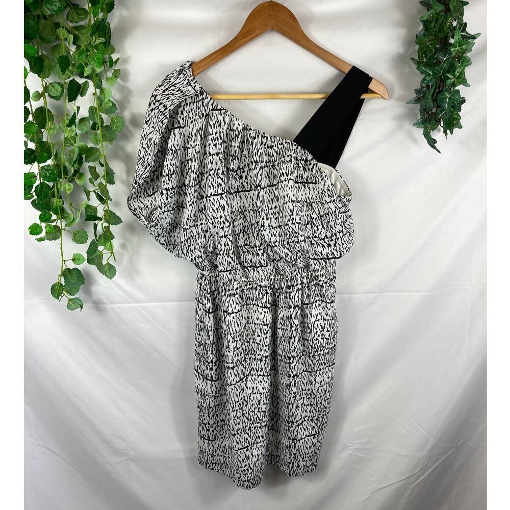 BCBGeneration cinch waist printed dress Size Small